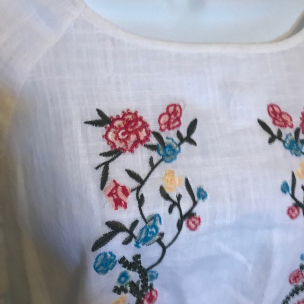 Chelsea & Theodore Embroidered Top - Picture 2 of 3